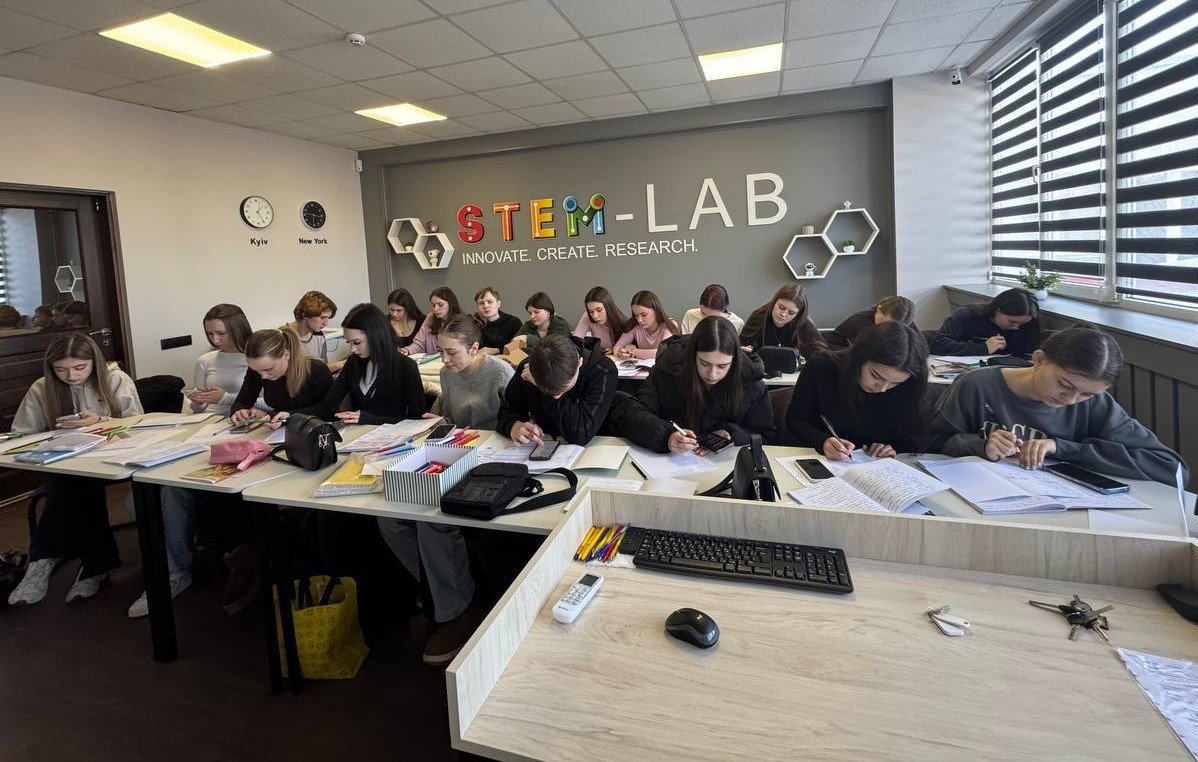 Практичне заняття в STEM-лабораторії ЗУНУ з дисципліни «Психологія особистості»