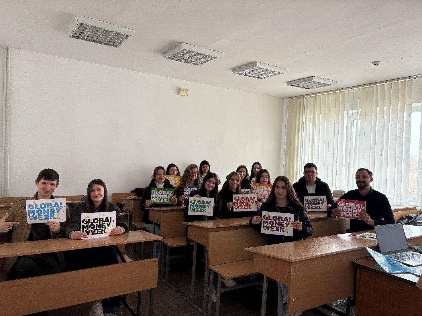 Студенти ФФО ЗУНУ взяли участь у вебінарі «Традиція використання гривні в грошовому обігу України»