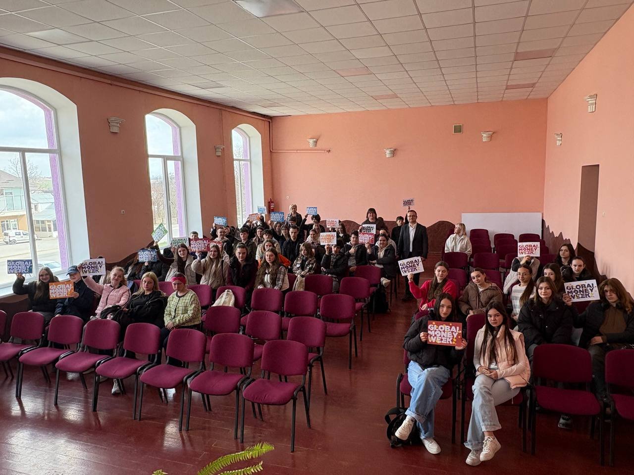 Global money week 2026. Місія «Антишахрай» у Чемеровецькому ліцеї №1