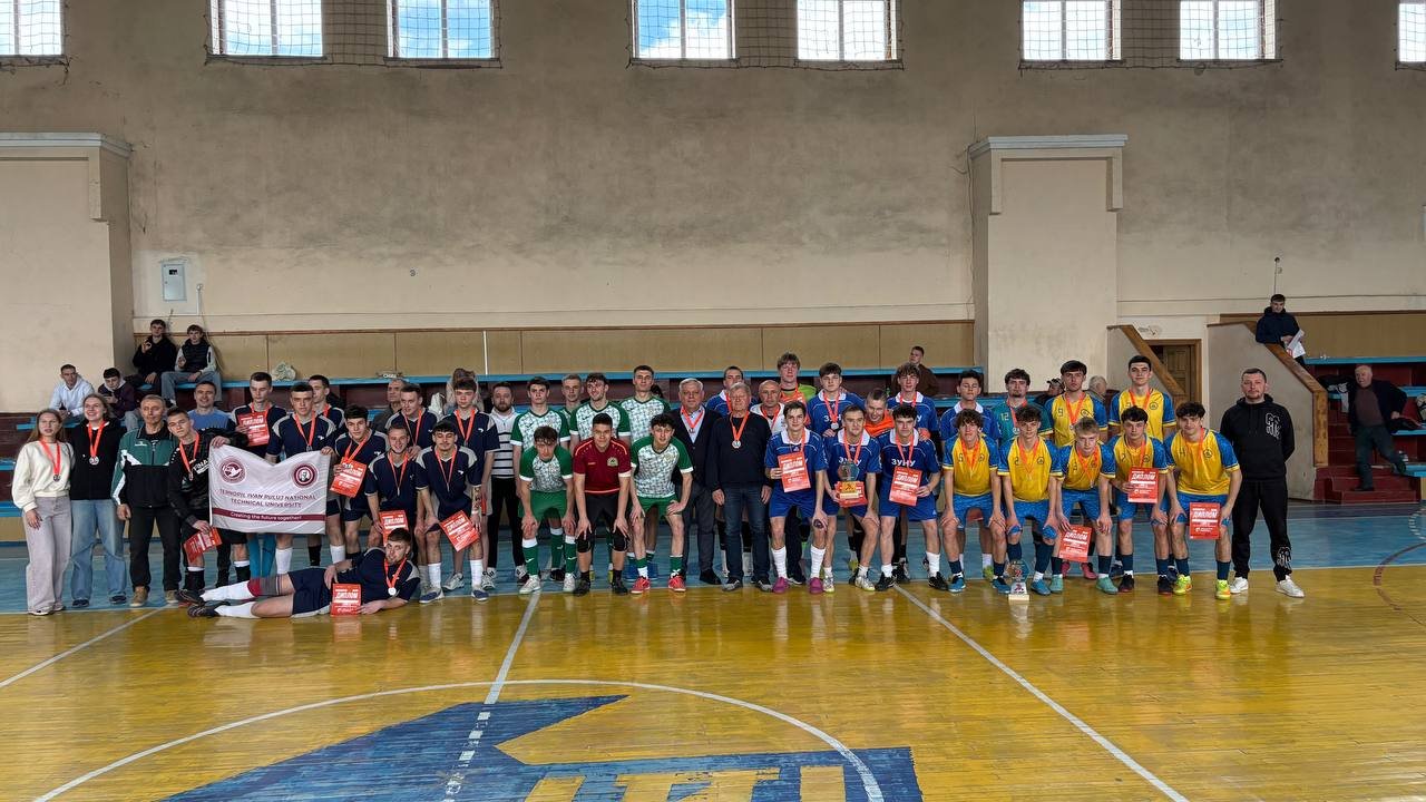 Збірна ЗУНУ з футзалу перемогла у ІІ етапі змагань «Пліч-о-пліч»