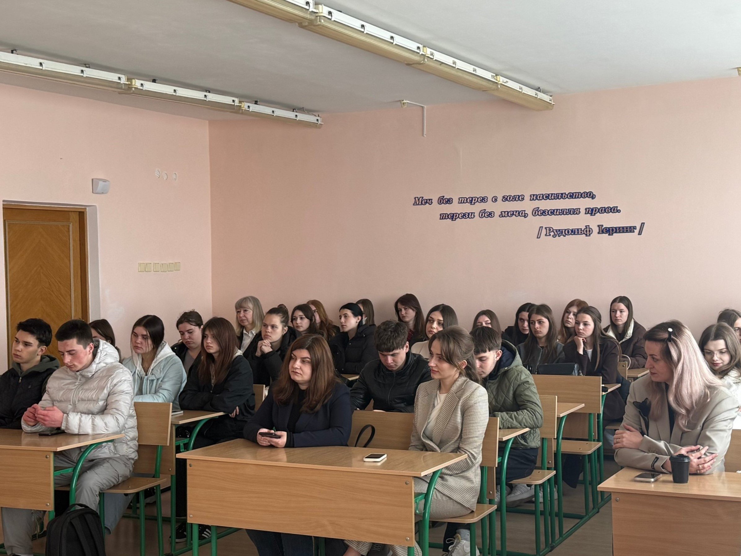 Студенти-правники взяли участь у модельованому судовому засіданні