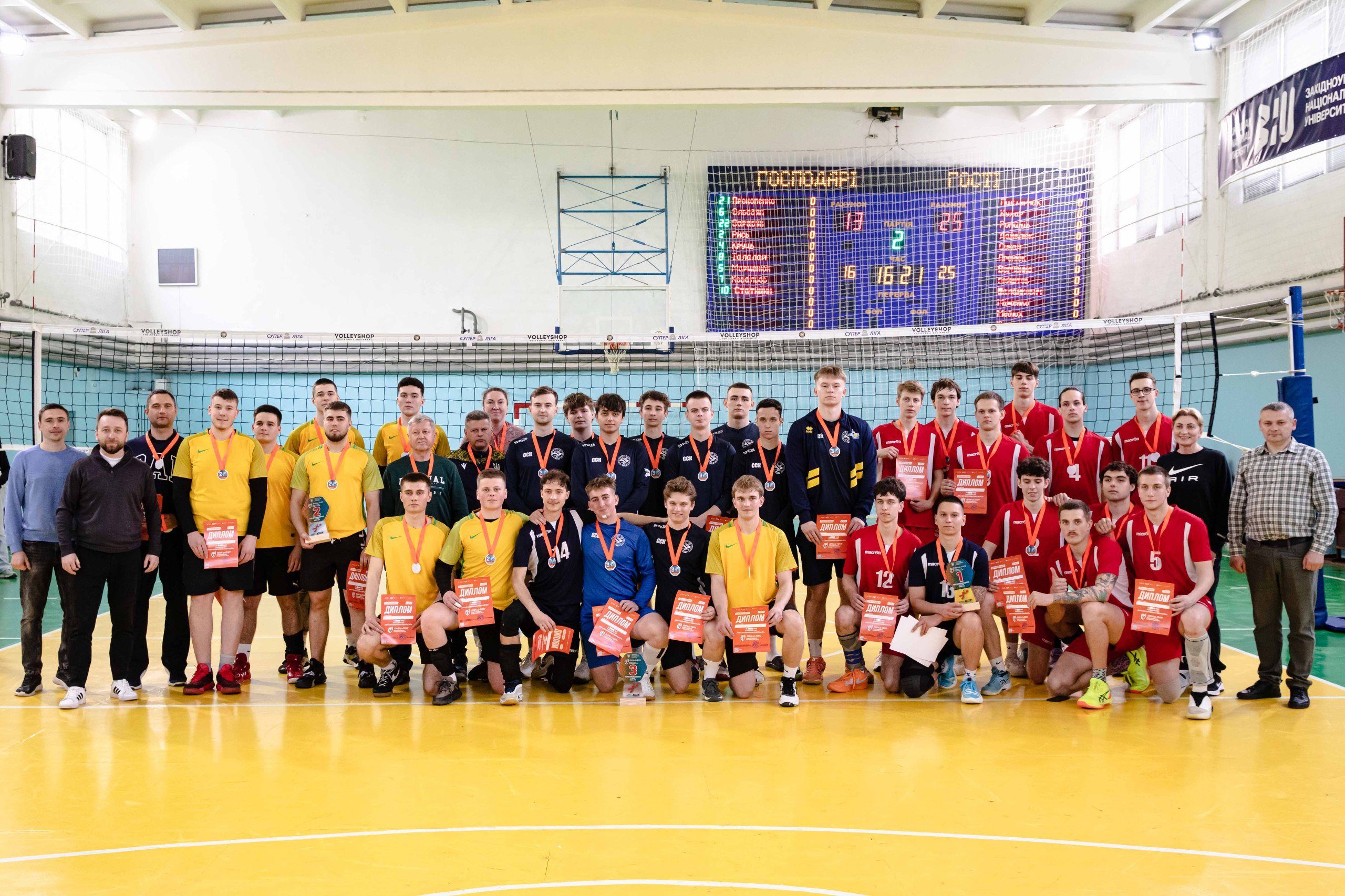 Студенти ЗУНУ — на ІІ етапі масштабних фізкультурно-оздоровчих змагань «Пліч-о-пліч Всеукраїнські студентські ліги» з волейболу
