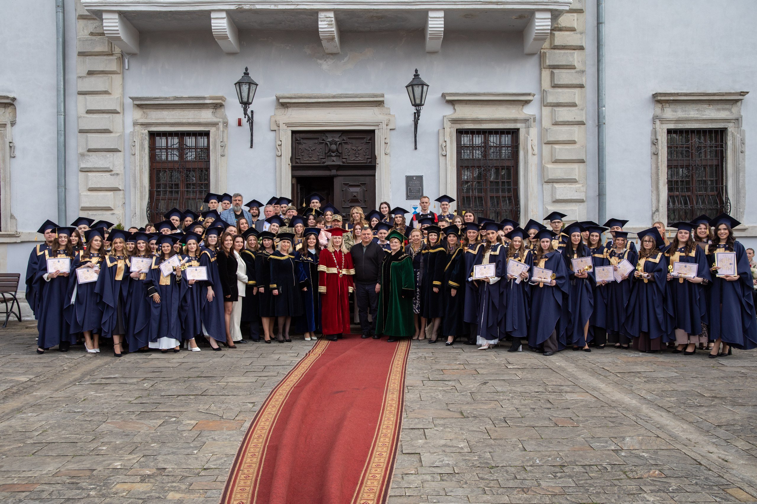 Урочисте вручення дипломів магістра випускникам юридичного факультету ЗУНУ