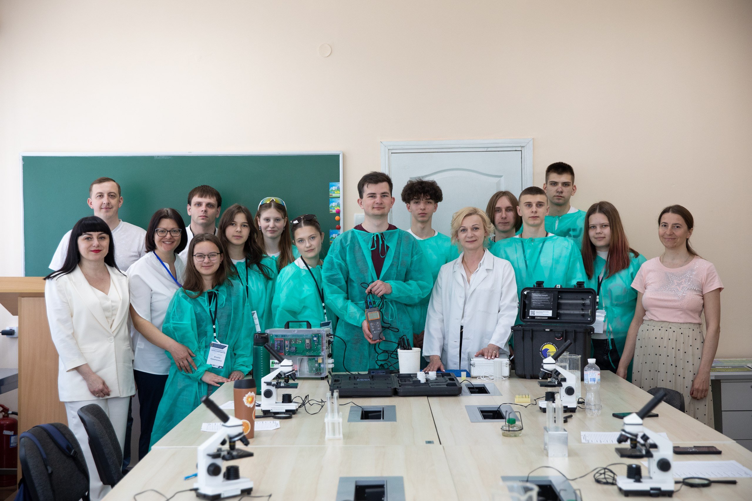«Наука у партнерстві»: ліцеїсти долучилися до досліджень у лабораторії хімічного аналізу та моніторингу довкілля