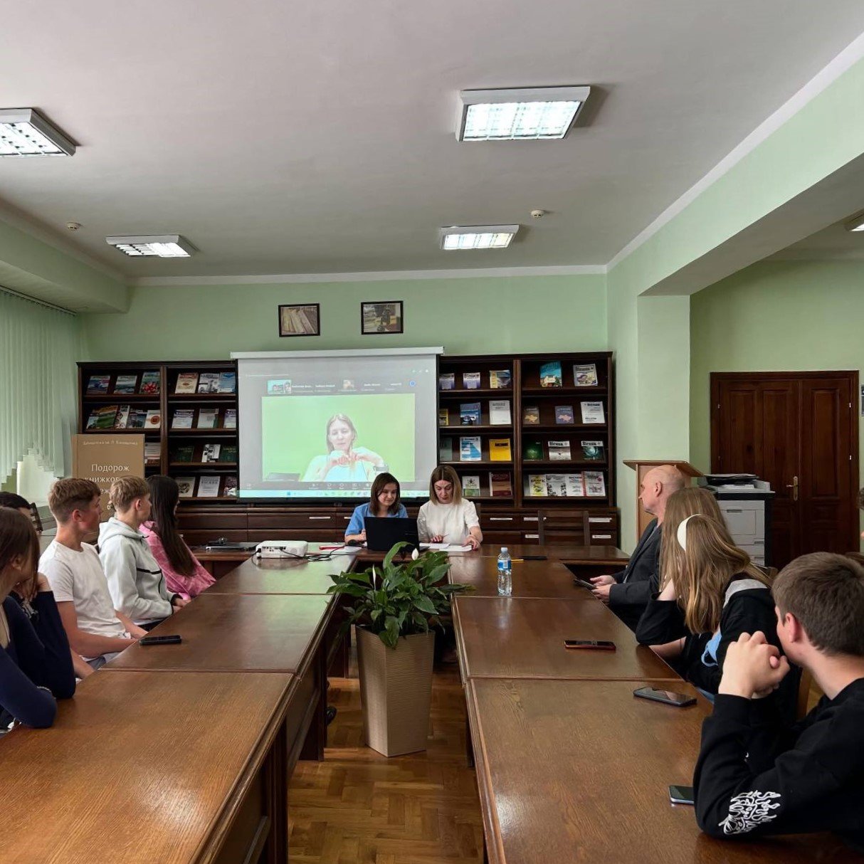 Міжнародна гостьова онлайн-лекція Dr. Sólveig Sanchez щодо інноваційних методів збереження та відновлення грунтів, дослідження ґрунтів в Ісландії