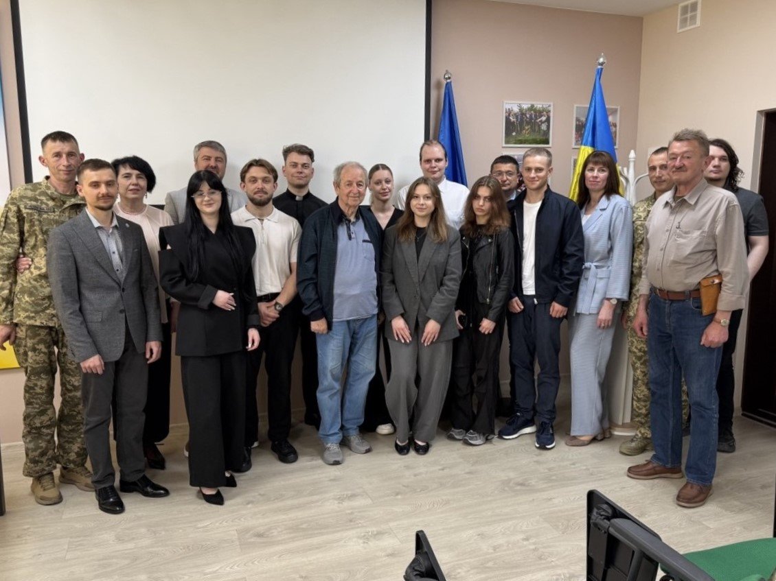 Вітаємо випускників спеціальності «Політологія» з успішним захистом кваліфікаційних робіт бакалавра!