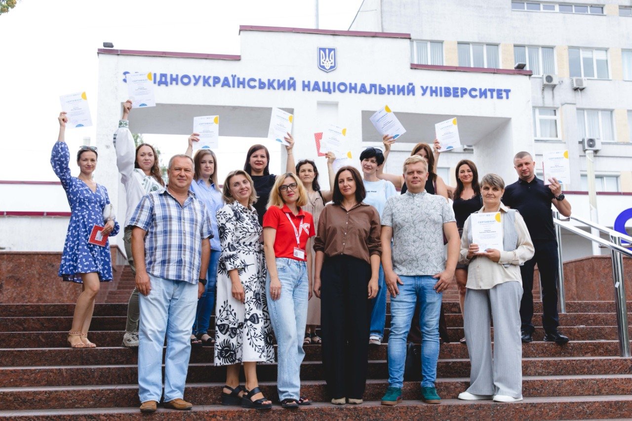 Вручення сертифікатів слухачам курсів «BAS Бухгалтерія ФОП»
